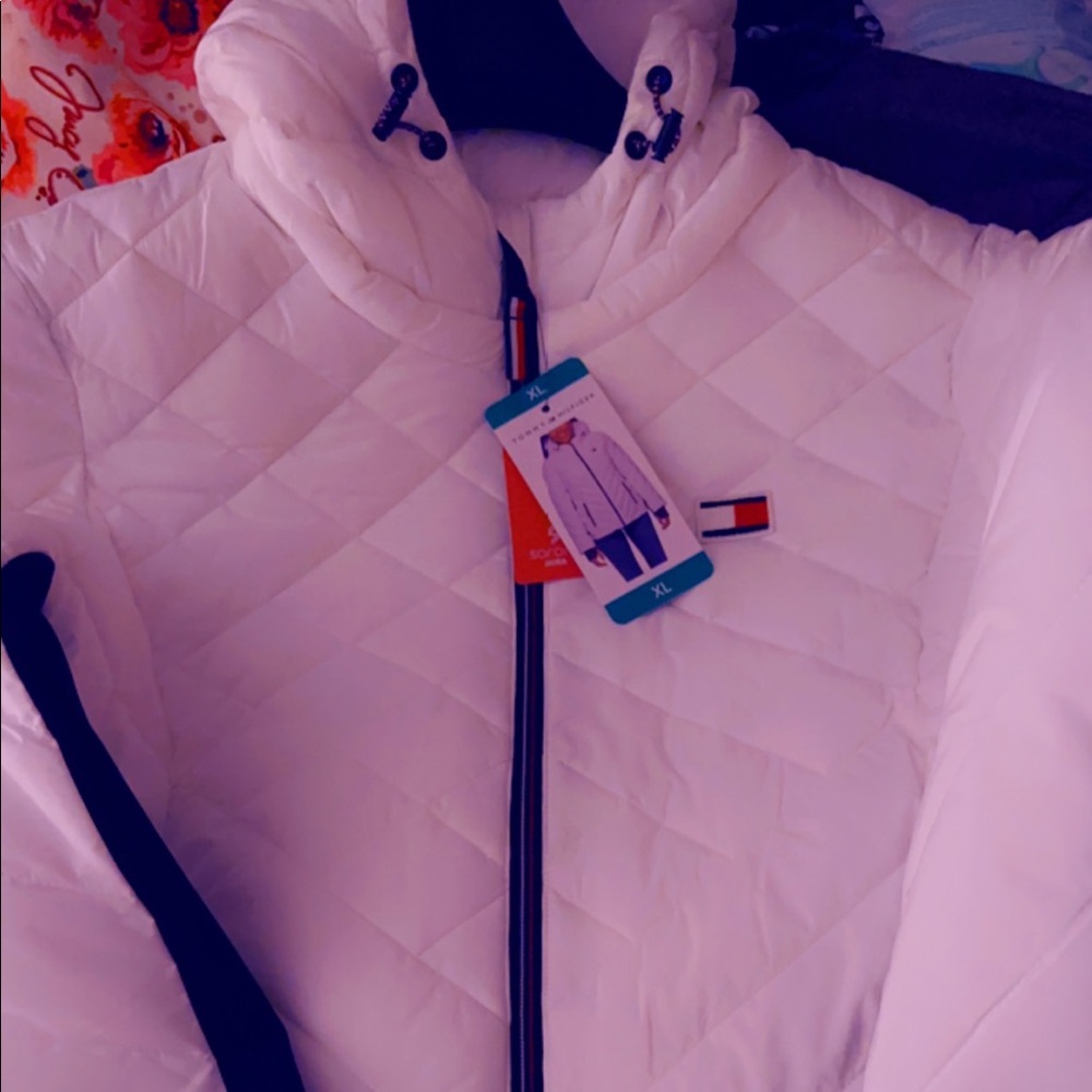 Women’s brand new Tommy Hilfer jacket XL